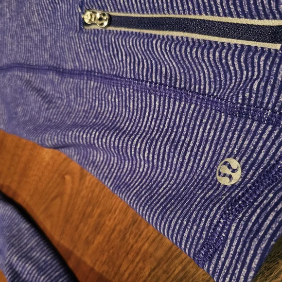 lululemon Long Sleeve Size 4 - Picture 7 of 8